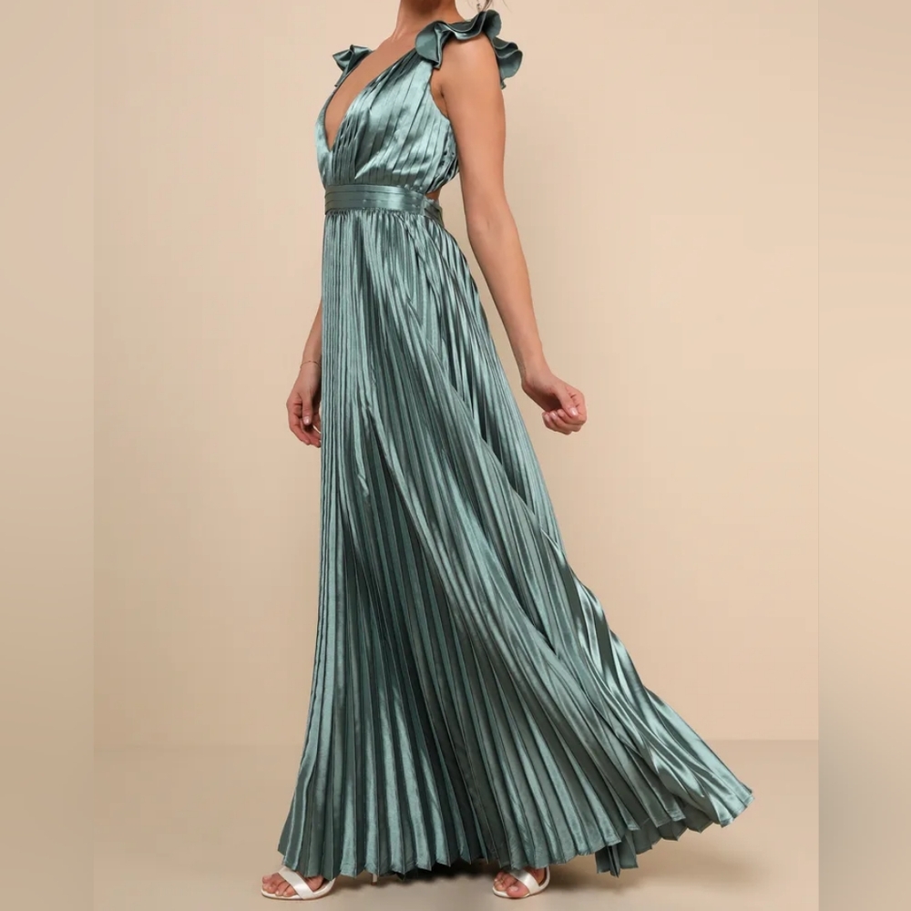 Lulu's Exceptional Drama Sage Green Satin Lace-Up Pleated Maxi Dress Size Large